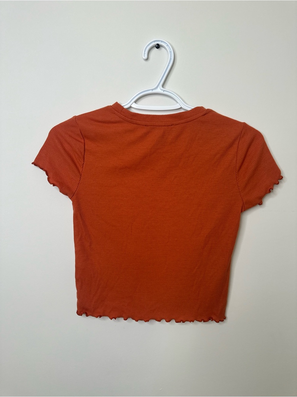 Forever 21 Rust Orange Ribbed Lettuce-Edge Short Sleeve Crop Top - Picture 2 of 2